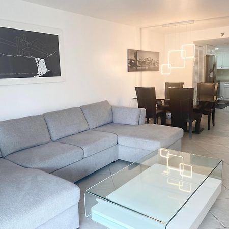 Le Frontenac Villa Sunny Isles Beach Esterno foto