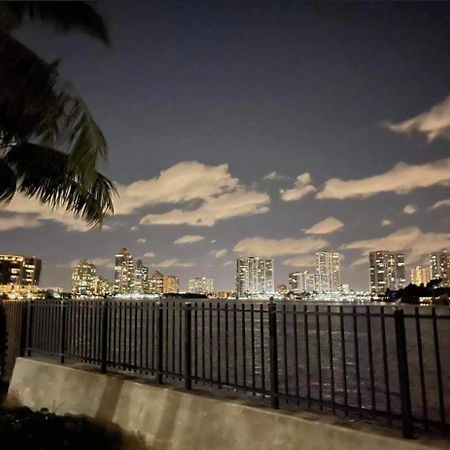 Le Frontenac Villa Sunny Isles Beach Esterno foto