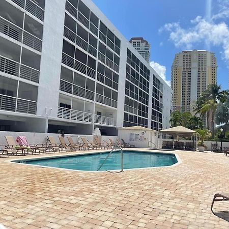 Le Frontenac Villa Sunny Isles Beach Esterno foto