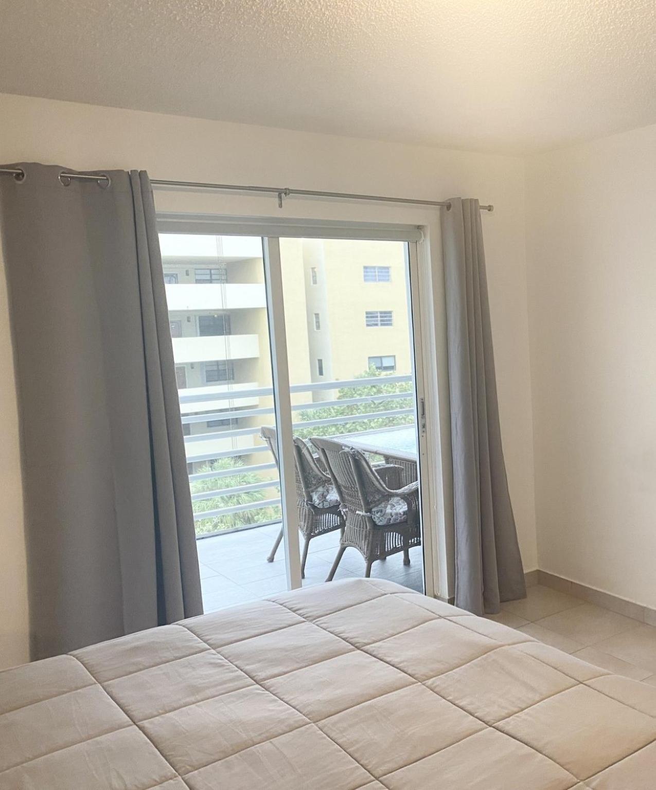 Le Frontenac Villa Sunny Isles Beach Esterno foto