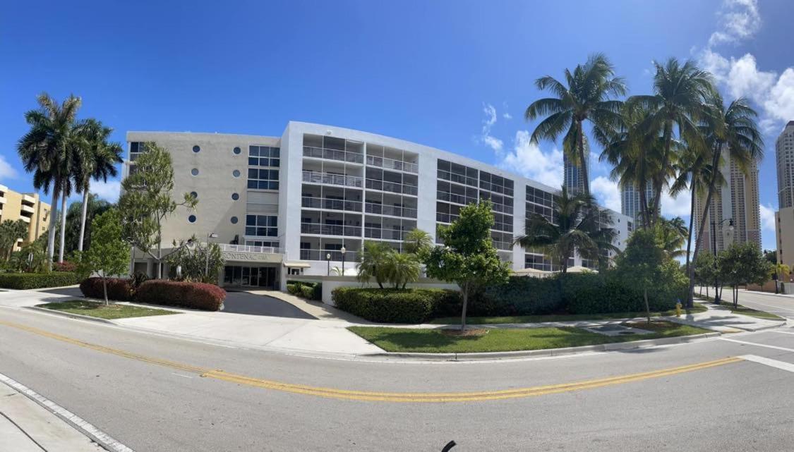 Le Frontenac Villa Sunny Isles Beach Esterno foto
